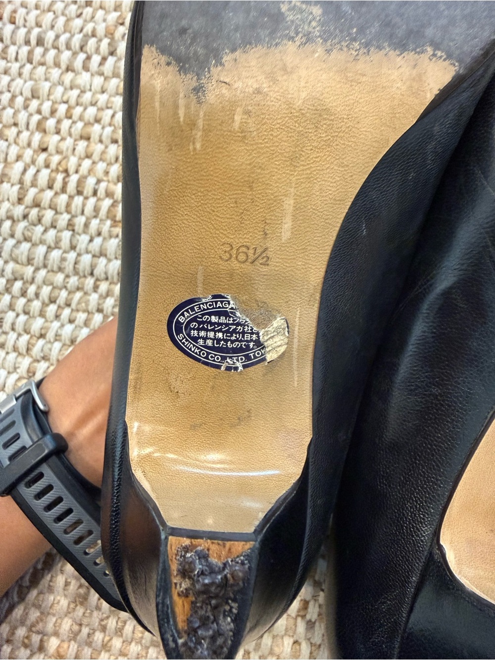 Balenciaga Black Leather Logo Detail Low Heel Pumps - Picture 7 of 8
